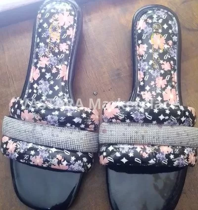 Lady's sandals