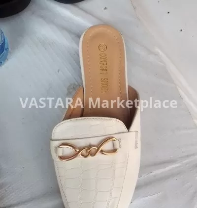 Lady's comfort shoes