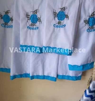 A set of flowered seat cover