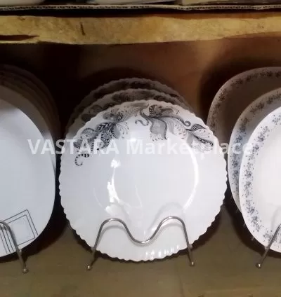 A dozen of luminarc plate