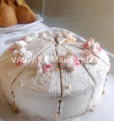 Full vanilla cake