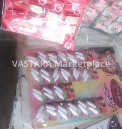 Lady's artificial nails