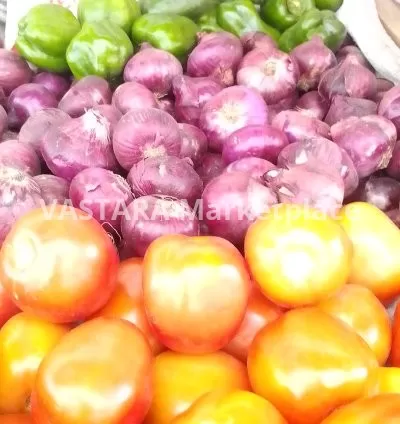 Fresh tomatoes, onions and peppers/hoho
