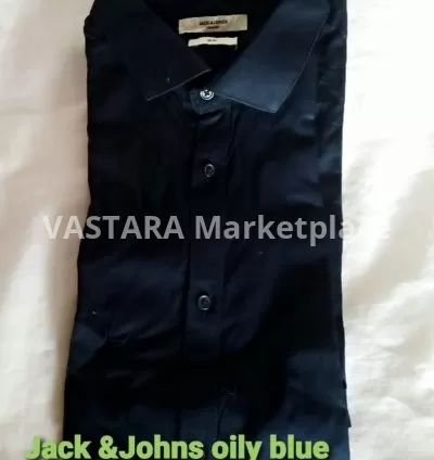 Black short sleeve shirt